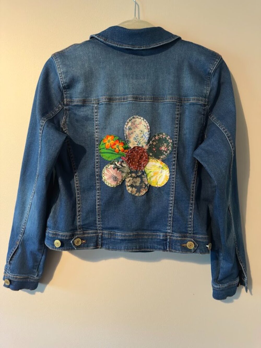 Isaac Mizrahi Upcycled Patchwork Denim Jacket, Womens sz 6 - Picture 2 of 12